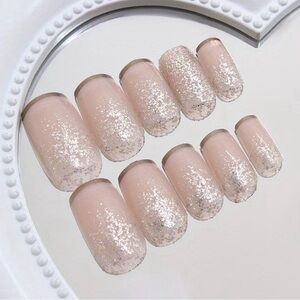 24 Piece French Style Short/square Press-On Nails